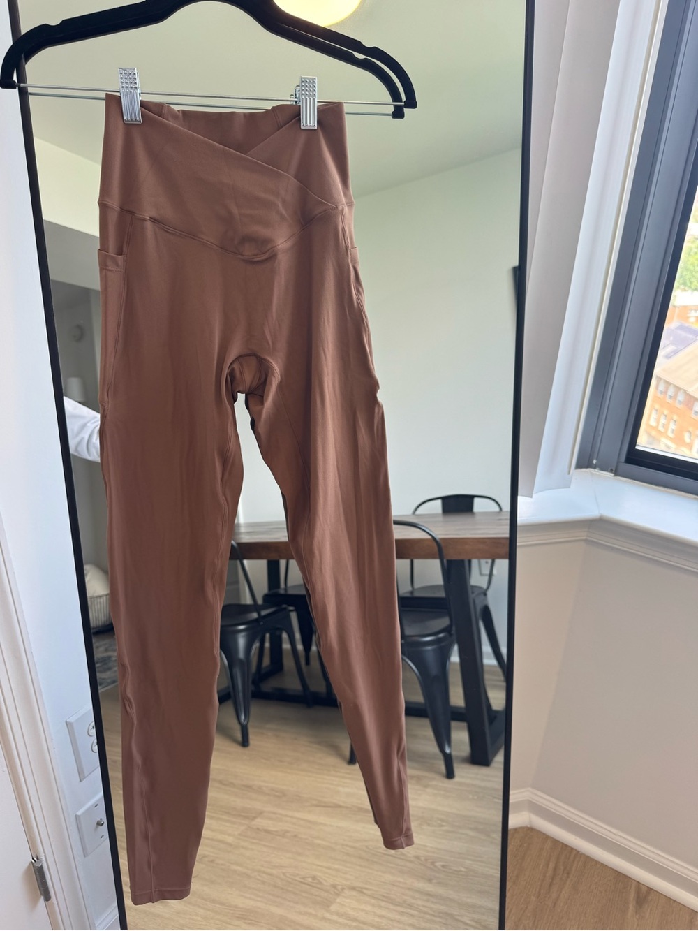 HALARA Sculpting High-Rise Leggings in Brown